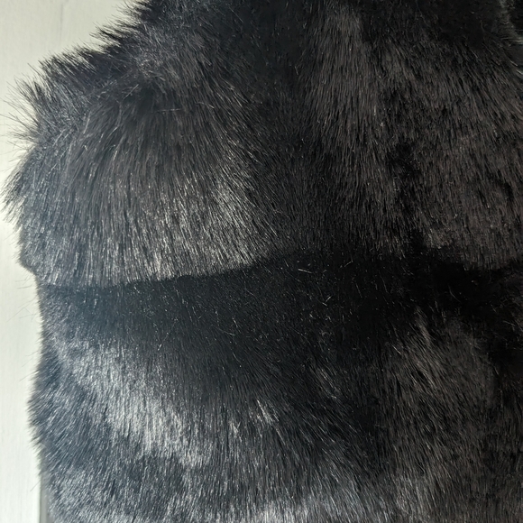 GUESS Faux Fur Black Zip Up Vest Size Medium Glam Punk Rock NYE - Picture 12 of 14